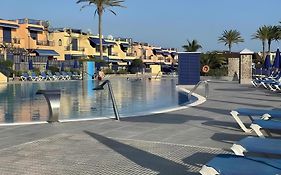 Bonita Villa Con Propio Entrada Y Con Piscina